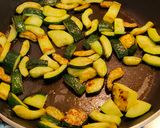 Une image de l'étape 2 de Salade de riz, courgettes,jambon.