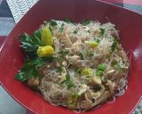 Foto langkah ke 4 dari resep 47. Bihun Goreng Jamur.