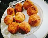 A picture of step 6 of Chicken Cheese Balls.