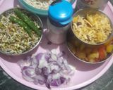 A picture of step 1 of Sprout bhel.