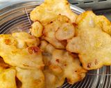 A picture of step 3 of Bu Nanik's Honey Fried Bananas.