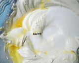 Foto langkah ke 2 dari resep Steamed Rainbow Cake.