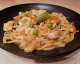 Kínai zöldséges tészta csirkemellel recept fázis 5 fotója