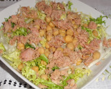 Foto del paso 3 de la receta: Ensalada de garbanzos con atún y escarola