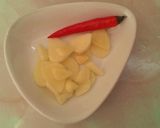 Foto del paso 2 de la receta: Piquillos en tempura rellenos de quesitos
