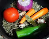 Foto del paso 1 de la receta: Lentejas pardinas con gambas y toque de aceite de chiles rojos