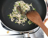 Foto langkah ke 1 dari resep Toge Ikan Asin.