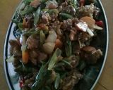 Foto langkah ke 1 dari resep Tumis daging plus sayur saus tiram.