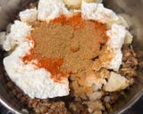 A picture of step 1 of Paneer sprouts tikki.