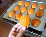 Foto langkah ke 6 dari resep Butter Madeleine.