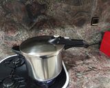 Foto del paso 7 de la receta: Filetes de ternera corte fino en olla express