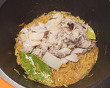 Foto del paso 4 de la receta: Calamares encebollados con patatas