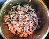 Hình bước làm 1 của món Bánh bao nhân xúc xích