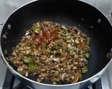 A picture of step 4 of Pepper mushroom mini bread pizza.