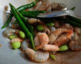 Foto langkah ke 2 dari resep Tumis Udang Pete.