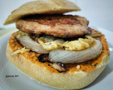 Foto del paso 7 de la receta: Hamburguesa ahumada de pollo con cebolla