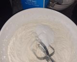 A picture of step 5 of Green Velvet Cupcakes.