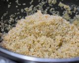Foto del paso 5 de la receta Ensalada de quinoa con lechuga y huevo duro 🥗