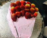 A picture of step 4 of Strawberry cake.