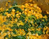 Foto del paso 6 de la receta: Potaje de Garbanzos con Bacalao y Espinacas