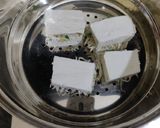 A picture of step 4 of Steamed paneer sandwich.