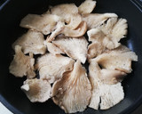 Foto del paso 1 de la receta: Setas ostra a la plancha con queso