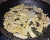 Foto del paso 2 de la receta: Fajitas de filetes de pescado con pimientos y cebolla blanca