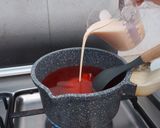 Foto langkah ke 2 dari resep Puding lumut Strawberry.