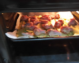 Foto del paso 5 de la receta: Jamoncitos de pollo con panaderas de calabacín y papas