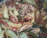 A picture of step 6 of Chicken and Poblano Peppers with Zucchini (My Style 'Alambre').