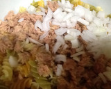 Foto del paso 4 de la receta: Ensalada de pasta con atún