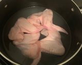 A picture of step 1 of Honey Chilli Chicken Wings.