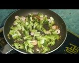 Foto langkah ke 4 dari resep Tumis brokoli bawang putih.