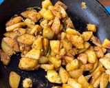 A picture of step 2 of Sevai Aloo.
