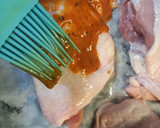 Foto del paso 6 de la receta: Pollo en la Parrigas con Papas al Horno
