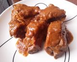 Foto del paso 5 de la receta: Costillas de cerdo en salsa de vino tinto🍖🍷🍅