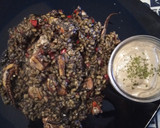Foto del paso 8 de la receta: Arroz negro a la paella con calamares de potera, gambones y alioli de dos ajos