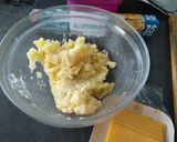 Une image de l'étape 2 de Jacket potatoes au fromage.