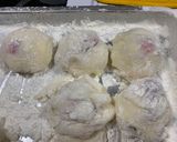 A picture of step 5 of Snow Dome Strawberry Mochi.