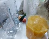 A picture of step 3 of Angoor n keenu ka juice 🥂😋👍.