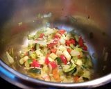 Foto del paso 3 de la receta: Col kale con verduritas y setas