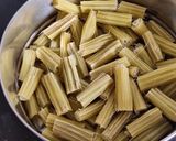 A picture of step 1 of शेवग्याच्या शेंगाचे लोणच.