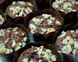 Foto langkah ke 7 dari resep Chocolate Custard Muffin.
