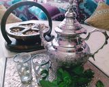 A picture of step 4 of Moroccan Mint Tea.