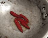 A picture of step 1 of Kara chutney.