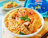 A picture of step 10 of Nanyang-Style Laksa Shrimp Noodles.