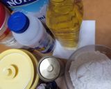 Φωτογραφία βήματος 1 της συνταγής Τυροπιτάκια και λουκανικοπιτάκια με αφράτη ζύμη