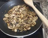 Foto del paso 3 de la receta: Tagliatelle fresco con salsa basilico y surtido de setas