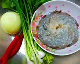 รูปขั้นตอนการทำที่ 1 ของ กุ้งผัดผงกะหรี่
