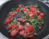 Foto del passaggio 1 della ricetta Linguine al sugo di polipo